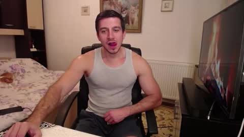 Mia and Jake online show from 11/08/25, 01:22