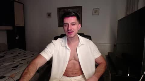 Mia and Jake online show from 01/08/26, 01:02