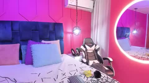 Chantall online show from 09/14/25, 11:31