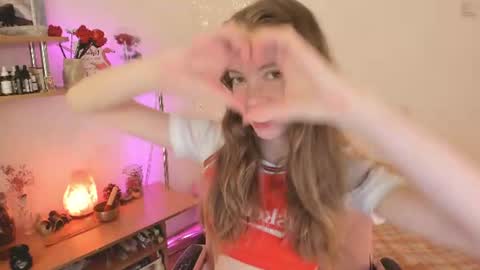 Snapshot of beautyeliise chatting on 06/22/26, 08:11 Eliise online show from 06/22/26, 08:11