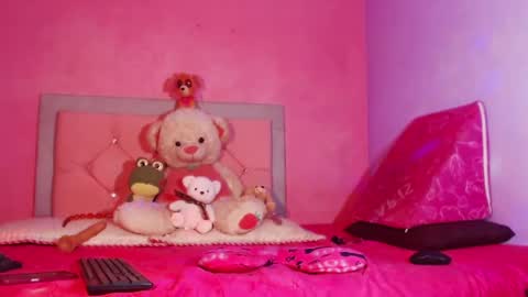 Snapshot of beautyqueen__ chatting on 01/17/25, 09:06 BeautyMaffe online show from 01/17/25, 09:06