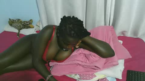 Snapshot of beautytyler chatting on 10/22/25, 02:28 tyler online show from 10/22/25, 02:28