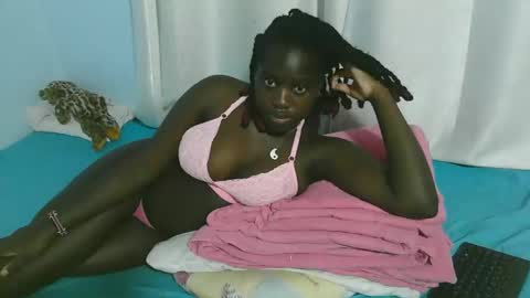 Snapshot of beautytyler chatting on 11/01/25, 10:50 tyler online show from 11/01/25, 10:50