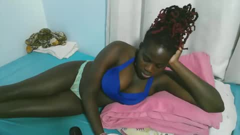 Snapshot of beautytyler chatting on 11/19/25, 02:28 tyler online show from 11/19/25, 02:28