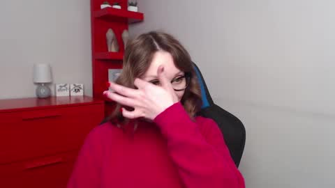 Zoe online show from 12/30/24, 09:27