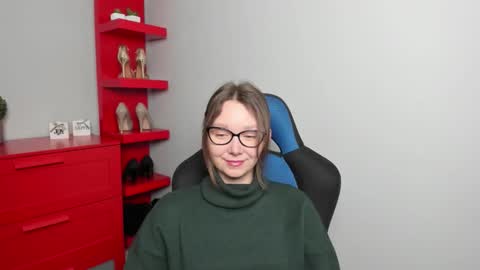 Zoe online show from 11/12/25, 06:36