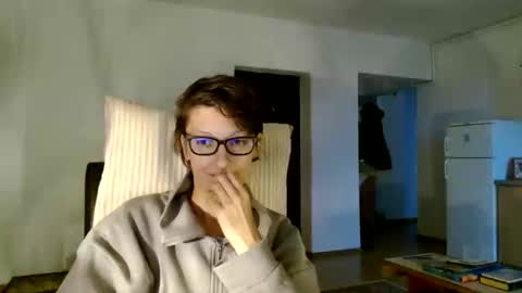 Snapshot of bebacksooon chatting on 12/08/24, 02:09 Raluca online show from 12/08/24, 02:09