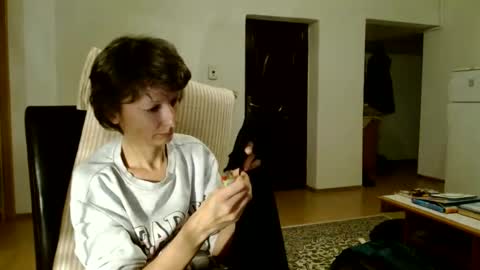 Snapshot of bebacksooon chatting on 12/21/24, 04:25 Raluca online show from 12/21/24, 04:25