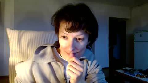 Snapshot of bebacksooon chatting on 12/24/24, 02:22 Raluca online show from 12/24/24, 02:22