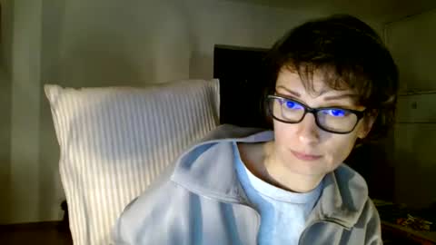 Snapshot of bebacksooon chatting on 12/24/24, 05:23 Raluca online show from 12/24/24, 05:23