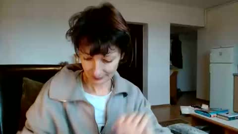 Snapshot of bebacksooon chatting on 12/25/24, 09:13 Raluca online show from 12/25/24, 09:13