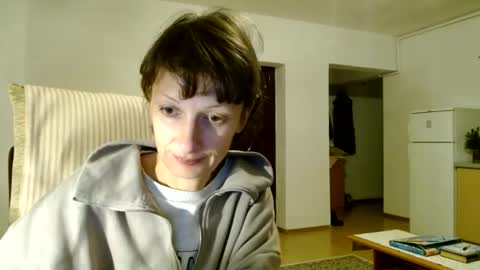 Snapshot of bebacksooon chatting on 12/25/24, 05:26 Raluca online show from 12/25/24, 05:26