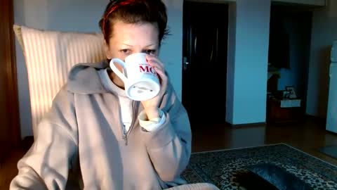 Snapshot of bebacksooon chatting on 01/03/25, 06:22 Raluca online show from 01/03/25, 06:22