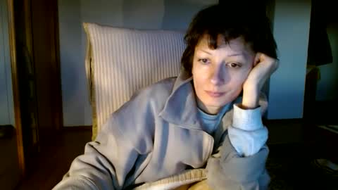 Snapshot of bebacksooon chatting on 01/12/25, 03:14 Raluca online show from 01/12/25, 03:14