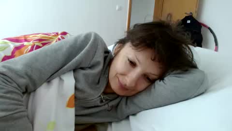 Snapshot of bebacksooon chatting on 01/13/25, 11:08 Raluca online show from 01/13/25, 11:08