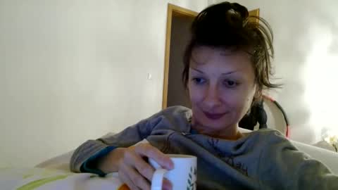 Snapshot of bebacksooon chatting on 01/13/25, 07:10 Raluca online show from 01/13/25, 07:10