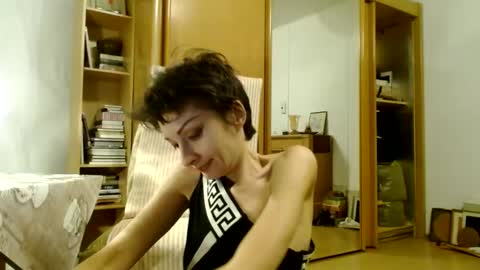 Snapshot of bebacksooon chatting on 03/06/25, 06:59 Raluca online show from 03/06/25, 06:59