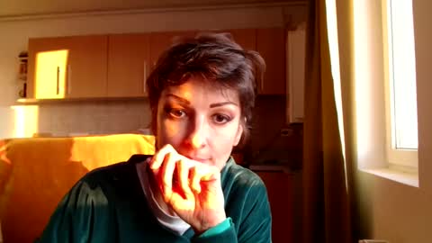Snapshot of bebacksooon chatting on 01/12/26, 02:33 Raluca online show from 01/12/26, 02:33
