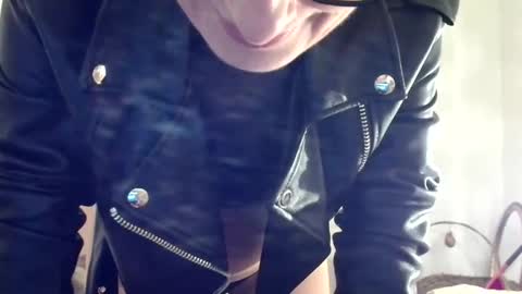 Snapshot of bebacksooon chatting on 01/15/26, 07:50 Raluca online show from 01/15/26, 07:50