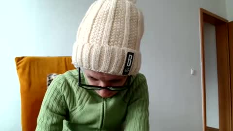 Snapshot of bebacksooon chatting on 03/27/26, 12:38 Raluca online show from 03/27/26, 12:38