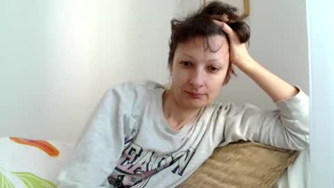 Snapshot of bebacksooon chatting on 04/12/26, 08:08 Raluca online show from 04/12/26, 08:08