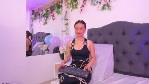 beccamilanni online show from 01/15/25, 04:00