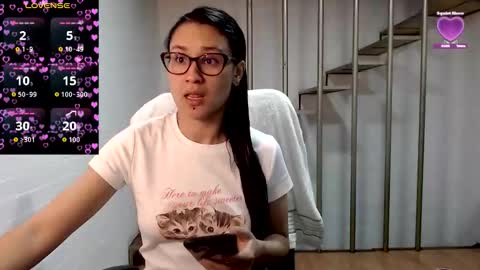 Snapshot of beckdymon chatting on 11/18/25, 01:22 Daniela online show from 11/18/25, 01:22