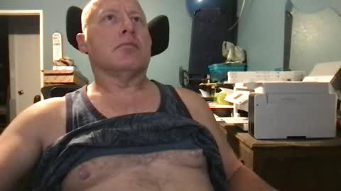 Snapshot of beckster040 chatting on 06/16/26, 05:54 beckster online show from 06/16/26, 05:54