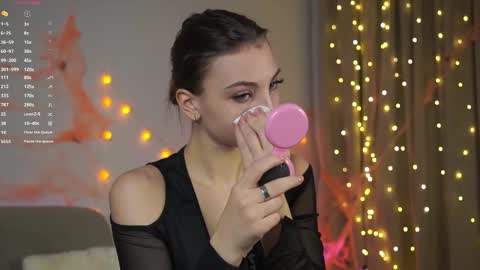 Melissa online show from 11/23/25, 01:11