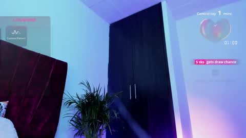 beckyrogue_44 online show from 11/20/25, 09:31