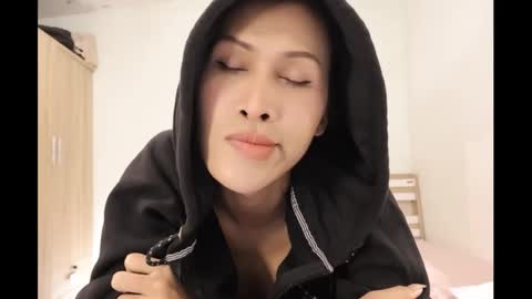 Snapshot of bee_thai chatting on 12/13/24, 07:32 bee_thai online show from 12/13/24, 07:32