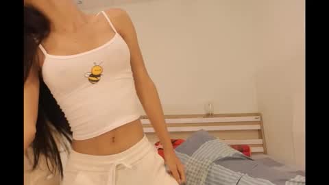 Snapshot of bee_thai chatting on 10/03/25, 08:39 bee_thai online show from 10/03/25, 08:39