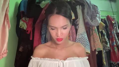 bee_thai online show from 03/14/26, 08:47