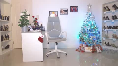 Bee if you ever see the girl who can take 12 inch all the way inside the ass try me online show from 12/18/24, 04:31