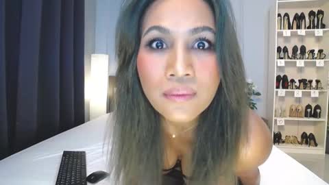 Bee if you ever see the girl who can take 12 inch all the way inside the ass try me online show from 10/22/25, 02:01