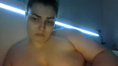 Snapshot of beeinmedeep chatting on 12/17/24, 12:22 beeinmedeep online show from 12/17/24, 12:22