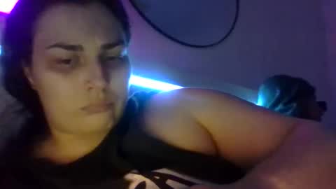 Snapshot of beeinmedeep chatting on 10/10/25, 04:28 beeinmedeep online show from 10/10/25, 04:28