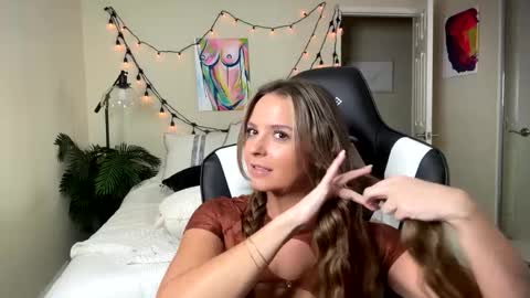 Snapshot of befxckingnice chatting on 01/06/25, 01:09 all links here online show from 01/06/25, 01:09