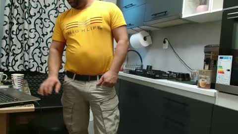 kevin and Bella online show from 12/22/24, 02:27