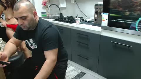 kevin and Bella online show from 12/31/24, 11:49