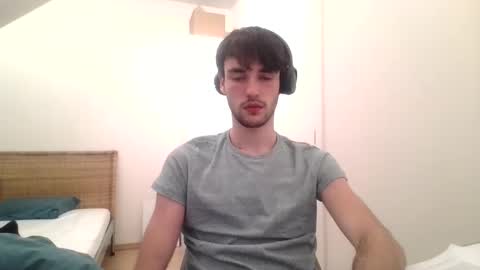 Snapshot of belgiandick2408 chatting on 01/09/25, 08:33 belgiandick2408 online show from 01/09/25, 08:33