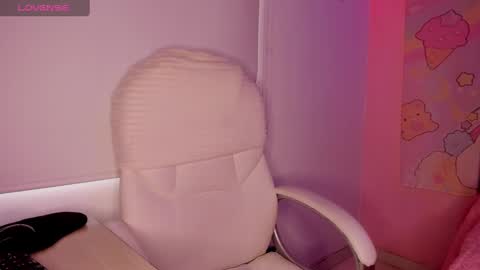 Bella online show from 01/27/25, 01:41