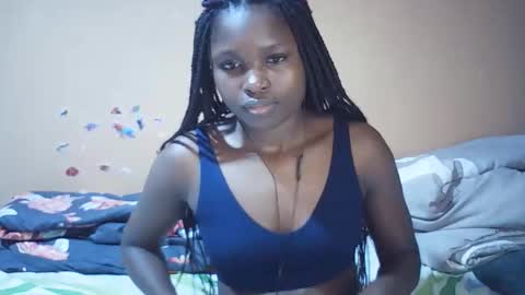 Snapshot of bella307697 chatting on 11/13/25, 05:34 Bella online show from 11/13/25, 05:34