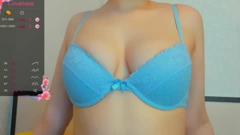 Snapshot of bella__ramsey chatting on 04/10/26, 11:15 Bella online show from 04/10/26, 11:15