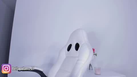 isabella online show from 10/04/25, 04:43