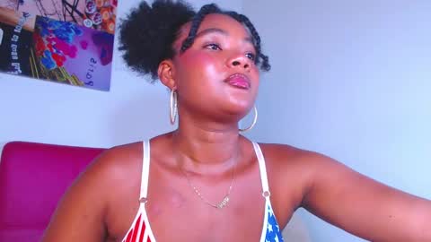 Snapshot of bella_adara1 chatting on 02/08/25, 07:37 CAMILA online show from 02/08/25, 07:37