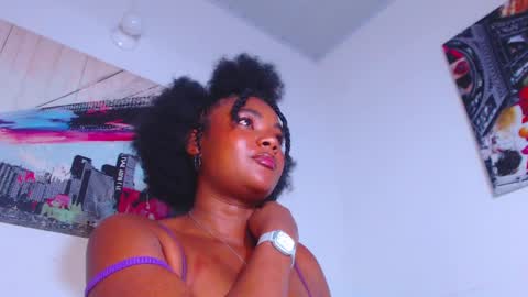 Snapshot of bella_adara1 chatting on 02/16/25, 08:54 CAMILA online show from 02/16/25, 08:54