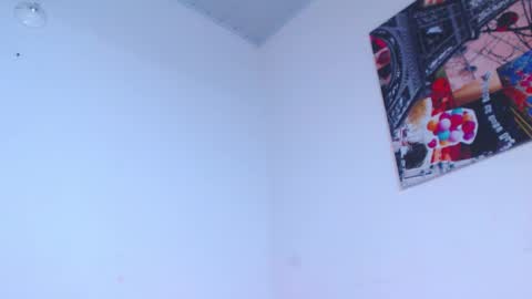 Snapshot of bella_adara1 chatting on 02/22/25, 08:40 CAMILA online show from 02/22/25, 08:40