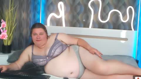 bella_blvack online show from 05/27/26, 05:54