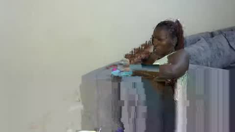 bella_c8 online show from 05/18/26, 11:49